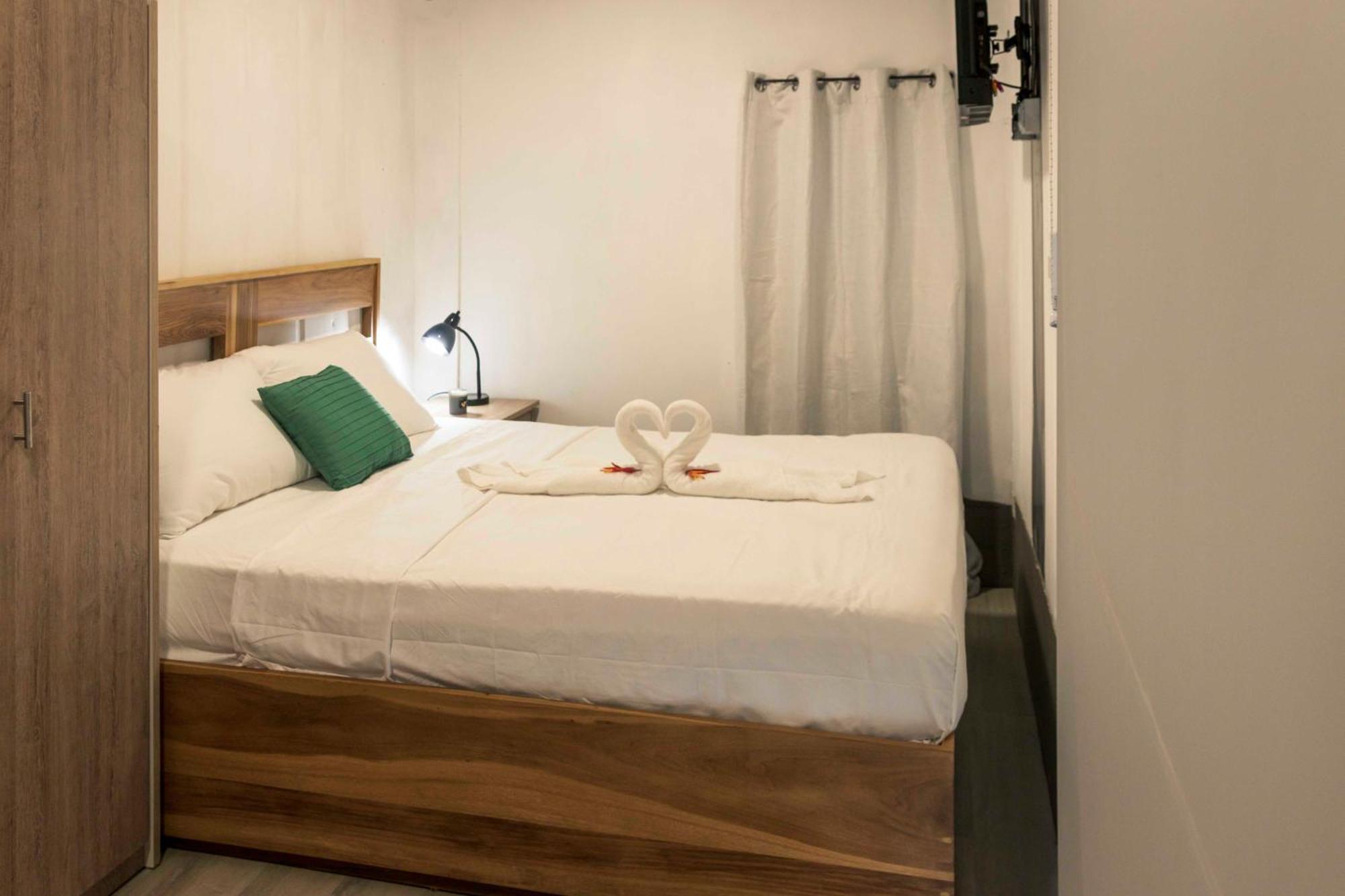 Apartment Emi's Place Container Living