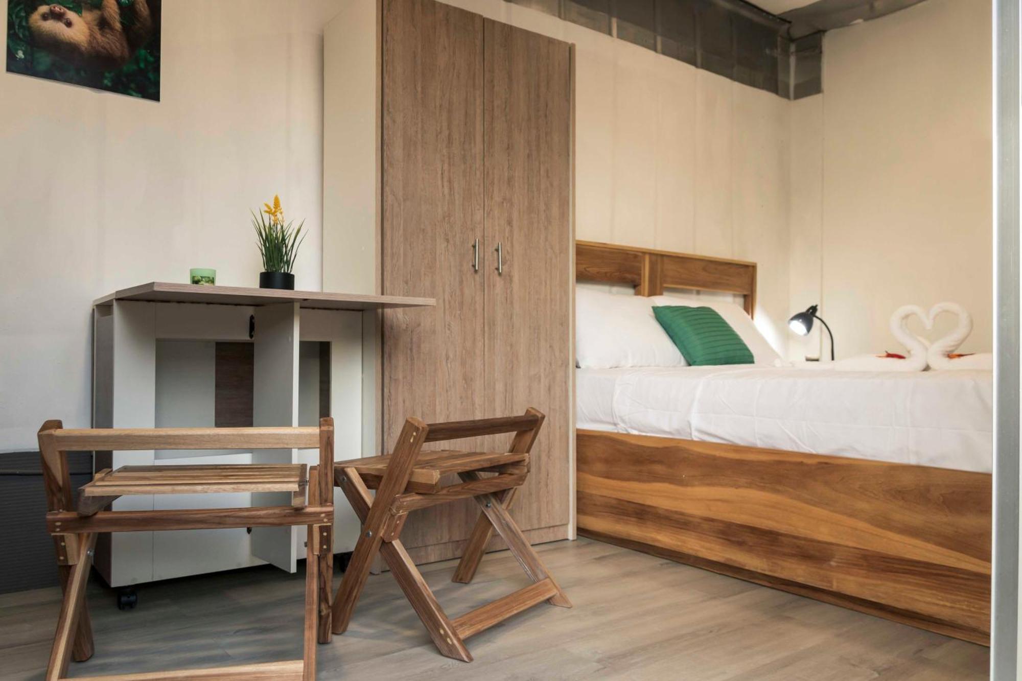 Emi's Place Container Living Apartment Uvita